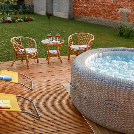 Guest House Studio Apartman Marina - With Jacuzzi, Free Parking, Pet Friendly 卡尔洛瓦茨 外观 照片