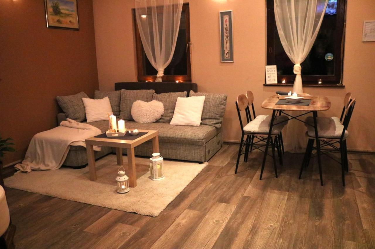 Guest House Studio Apartman Marina - With Jacuzzi, Free Parking, Pet Friendly 卡尔洛瓦茨 外观 照片