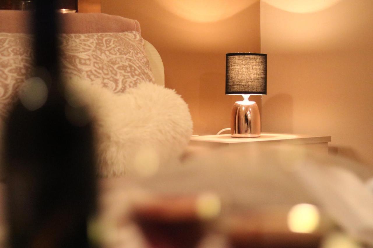 Guest House Studio Apartman Marina - With Jacuzzi, Free Parking, Pet Friendly 卡尔洛瓦茨 外观 照片